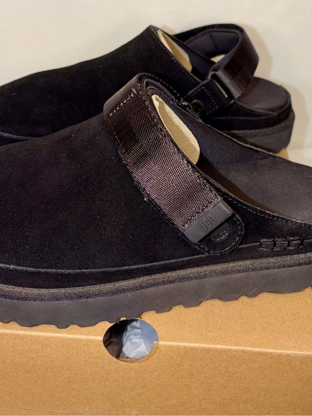 UGG Goldenstar black size 9 - Picture 7 of 10